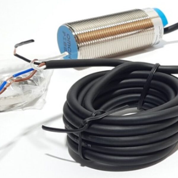 Kapacitivni senzor HLJC30A3-10-Z/P3 M30 2m PNP NO+NC Sn:10mm